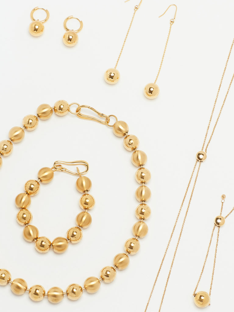 Detail shot of flat lay of Adjustable Sphere Necklace Necklace bagatiba