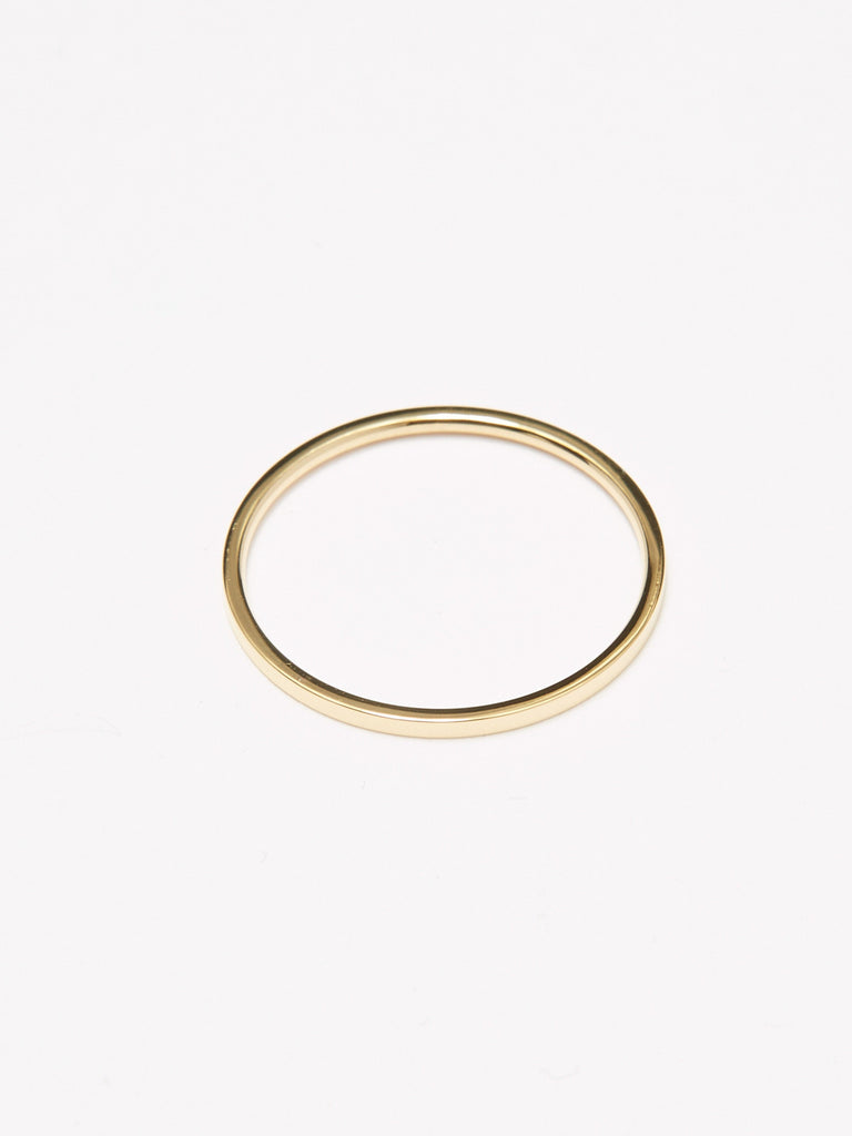 Detailed view flat lay Polished Gold Ring Ring Bagatiba