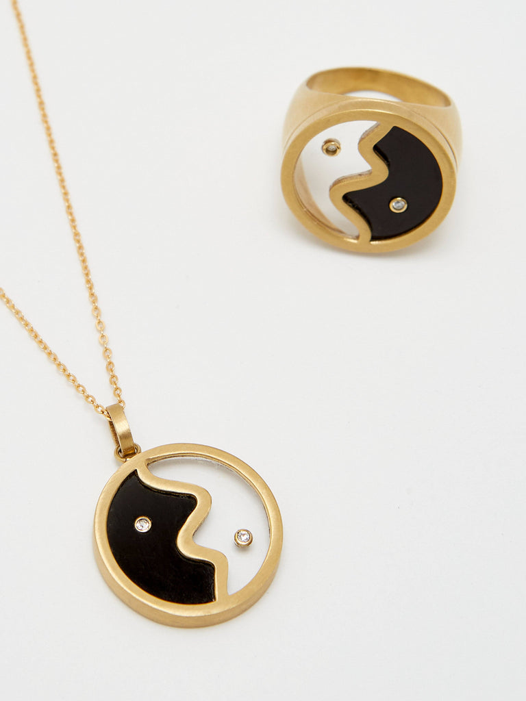 Yin Yang Glass Necklace Necklace bagatiba
