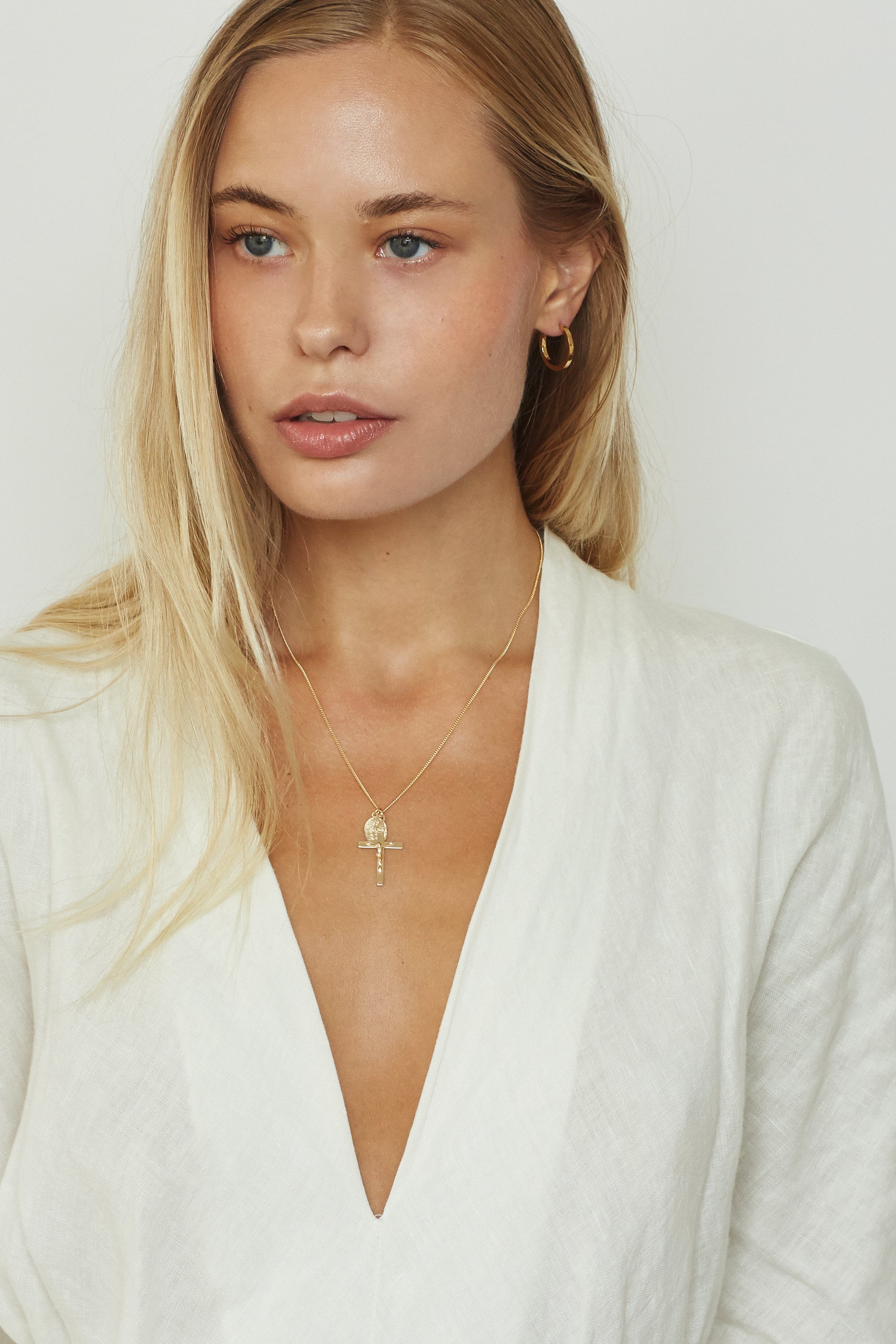 Small Simple Gold Hoops Earrings Bagatiba 